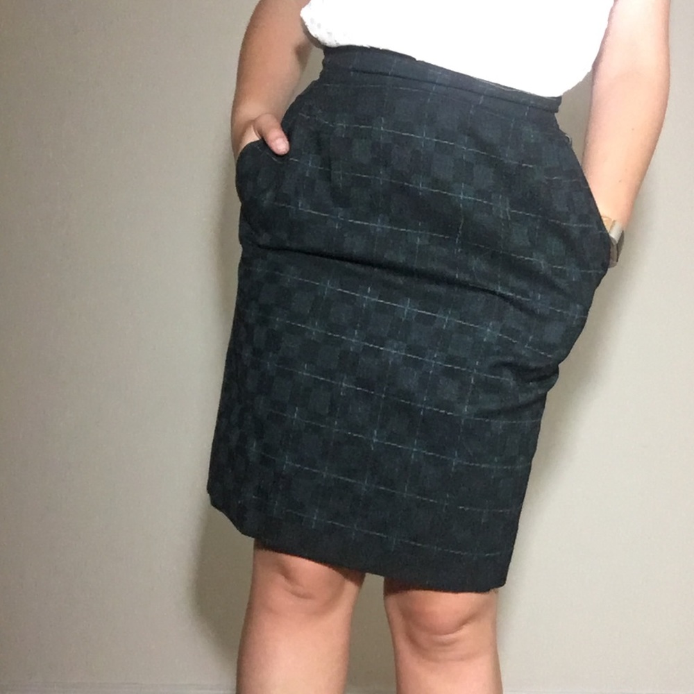• BUNDLED // tahari plaid wool schoolgirl pencil skirt • - Picture 9 of 9